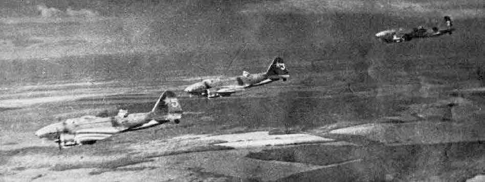 Formation of Ilyushin Il-4s from the Left 