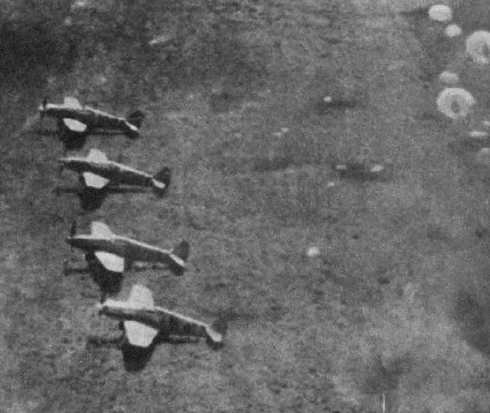 Kawasaki Ki-61 'Tony' lined up on airfield 
