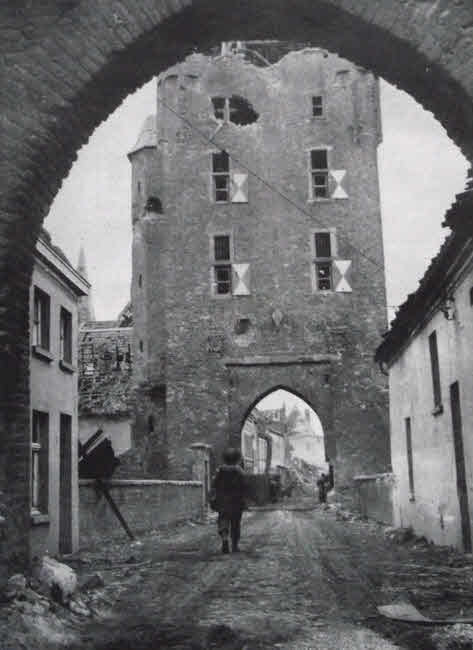 Klever Gate at Xanten, 1945 