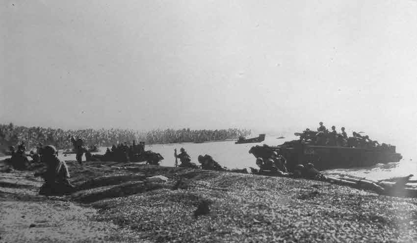 US Troops landing on Cebu, 1945 