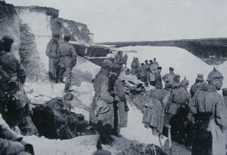 German strongpoint in a quarry near Hulluch, 1915 (2 of 2) 