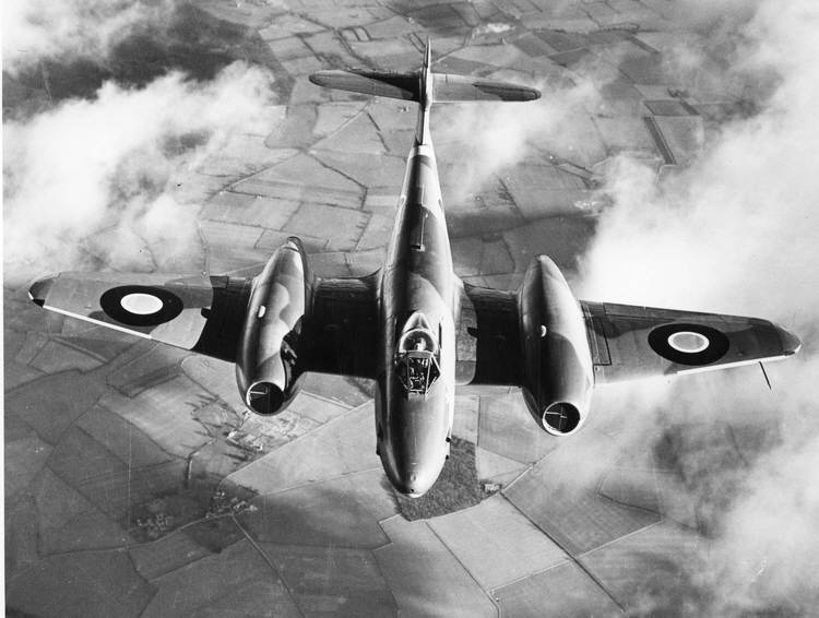 Gloster Meteor F Mk.III in flight 
