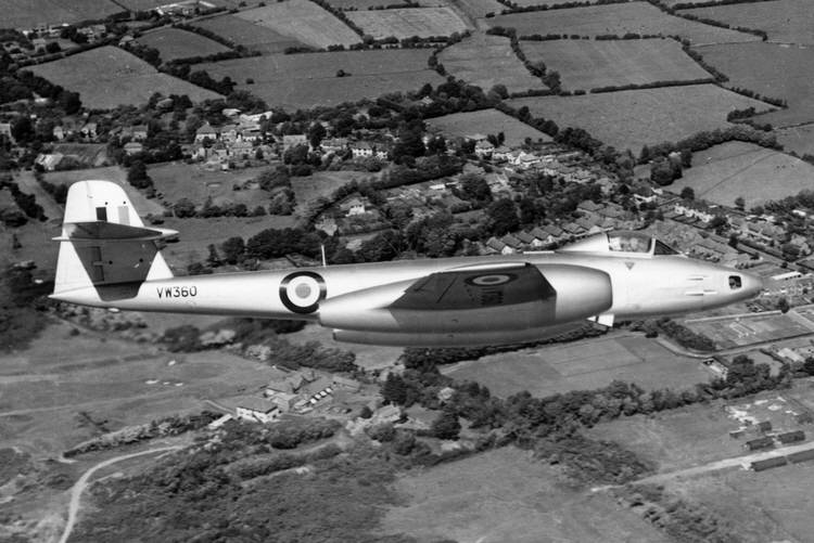 Gloster Meteor FR Mk.9 in flight 