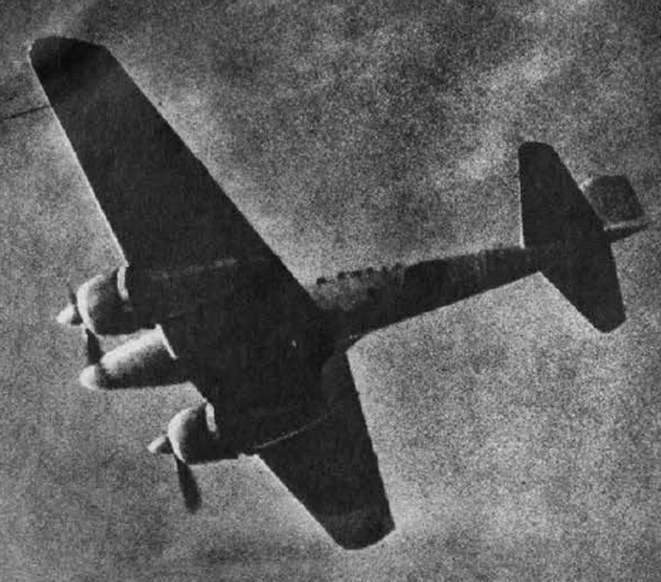 Mitsubishi Ki-46 'Dinah' from below 