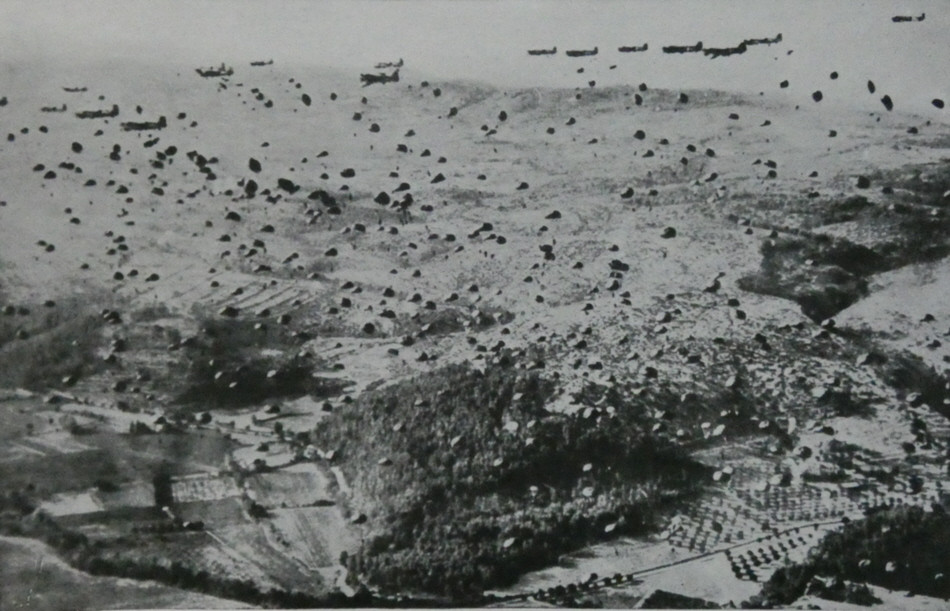 Parachute drop during Operation Dragoon 