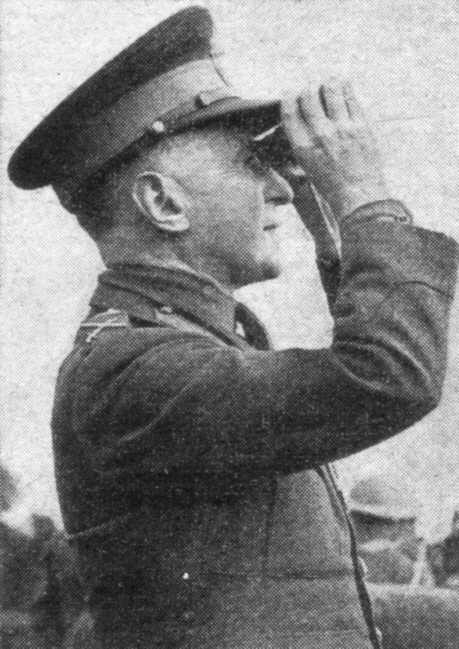 General Frederick Pile, head of Antiaircraft Command 