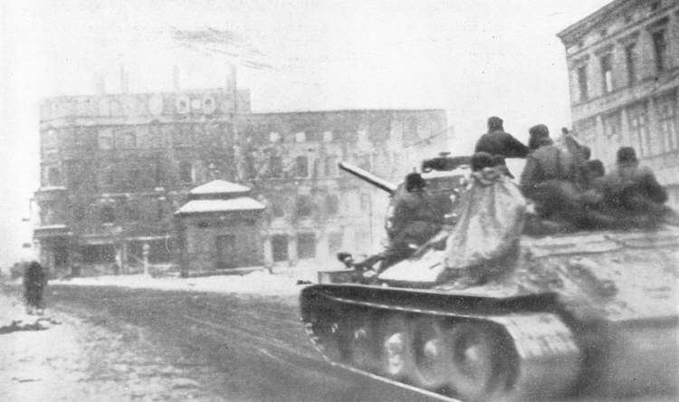 T-34-85 Medium Tank at Gleiwitz 
