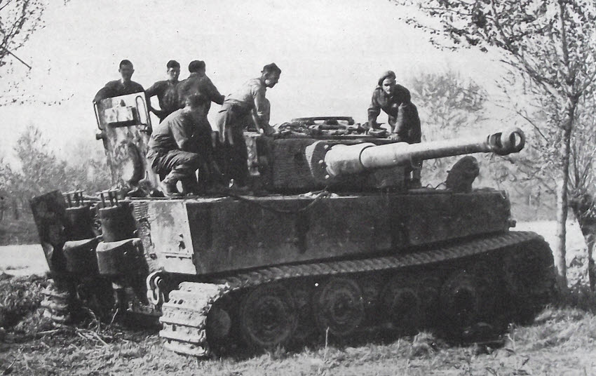 Tiger I knocked out by PIAT, Italy, 1945 