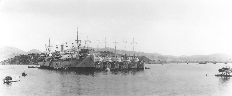 US Destroyers at Chefoo, 1930s 