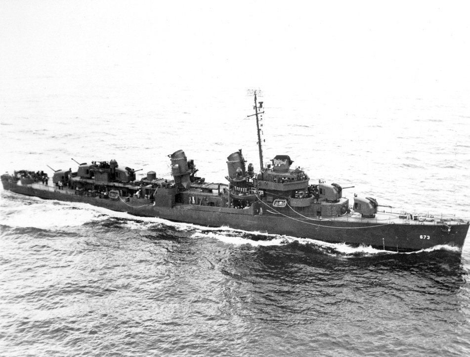 USS Hickox (DD-673) in wartime 