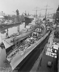 USS San Juan (CL-54) and USS San Diego (CL-53) under construction 