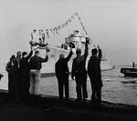 Workmen salute USS Farenholt (DD-491), 1941 