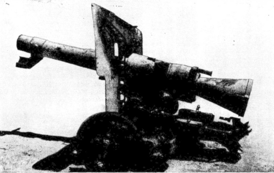 10.5cm Leichtgeschutz 40 in traveling position