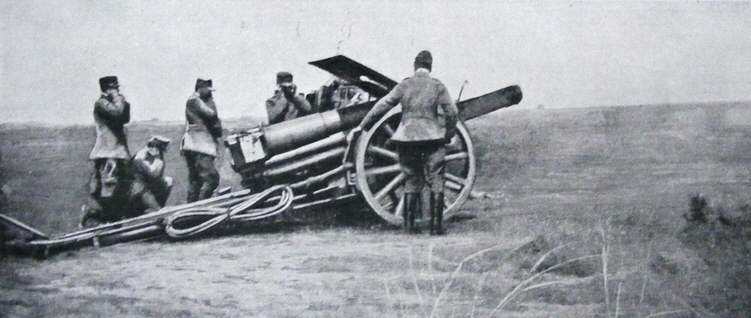 Italian 149mm Howitzer Firing 