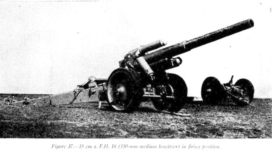 15cm schwere Feldhaubitze 18 in firing position 