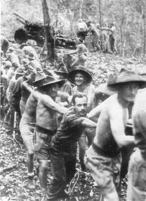 Australian 25pdr in the jungle 