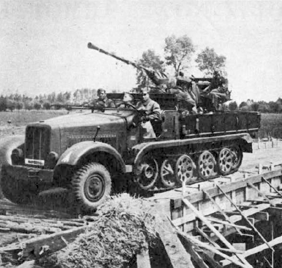 3.7cm FlaK36 auf Fahrgestell Zugkraftwagen 5t (Sd Kfz 6/2) 