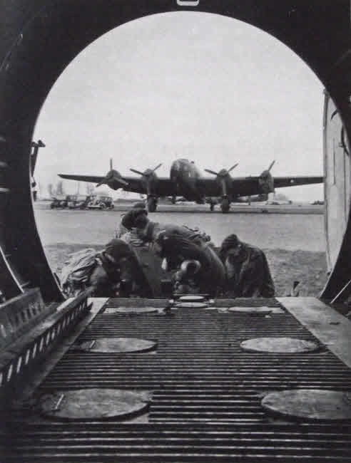 6-Pounder being loaded onto Horsa Glider 