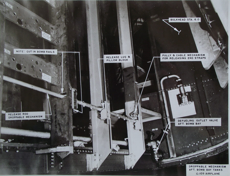 C-109 Modification Manual - p.30 Droppable Mechanism Aft Bomb Tank, C-109 