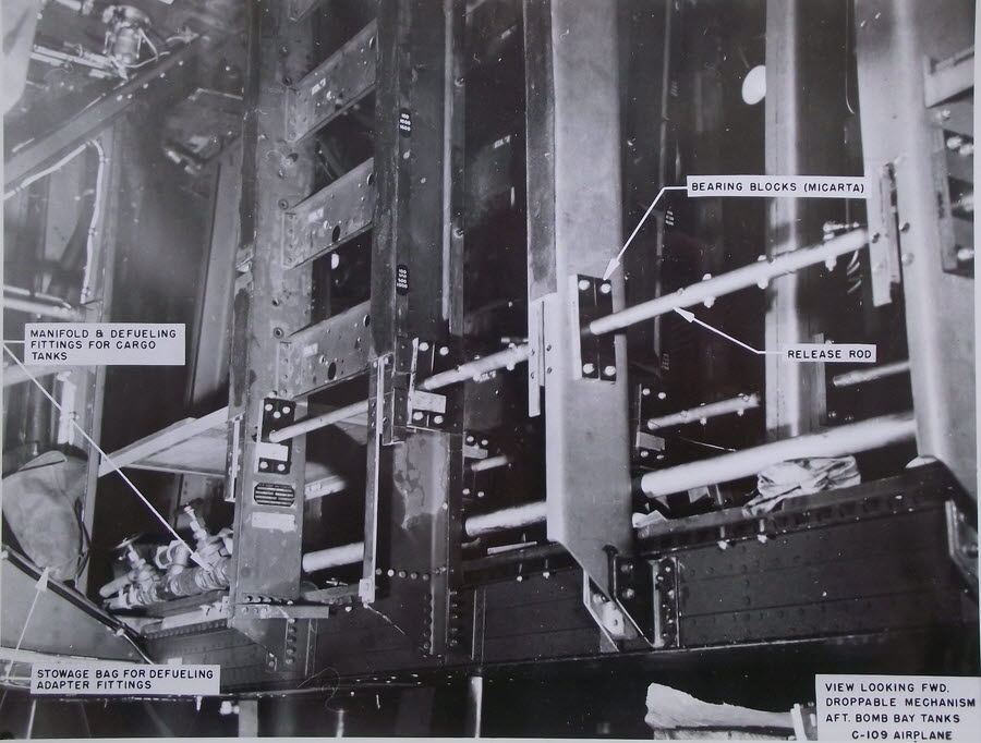 C-109 Modification Manual - p.31 Droppable Mechanism, Aft Bomb Bay, C-109 