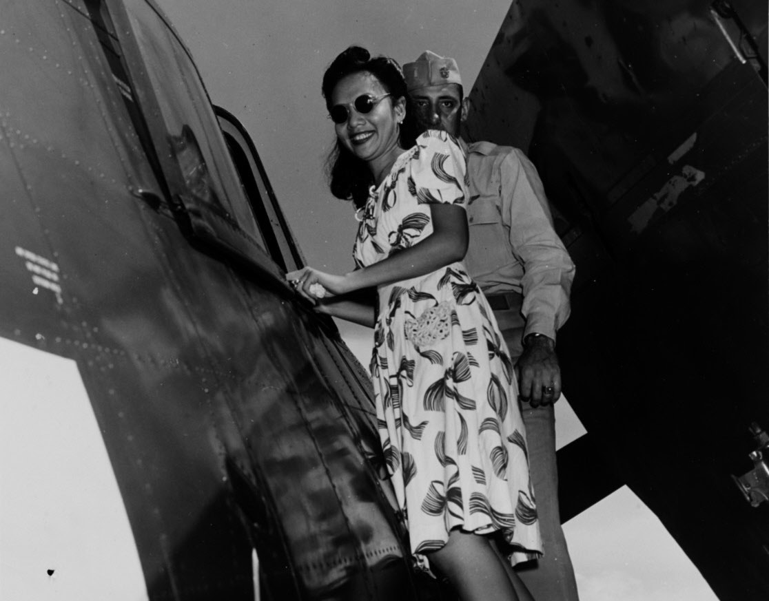 Miss Estefanie Veloso tours USS Bataan (CVL-29), 1945