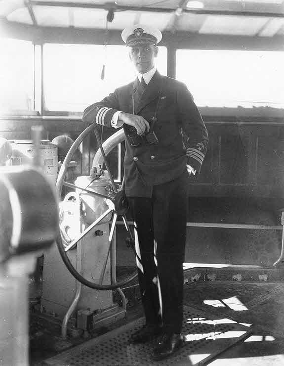 Inside the bridge of USS Chauncey (DD-296) 