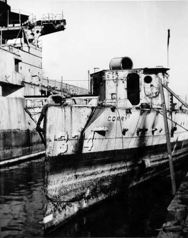 USS Corry (DD-334) being dismantled 