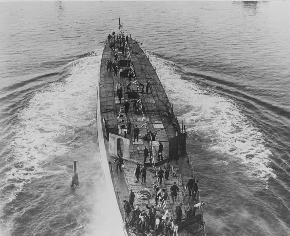 USS Delphy (DD-261) being launched 