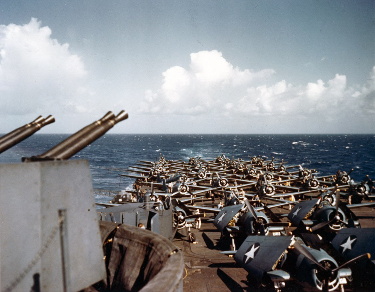 USS Essex (CV-9) on shakedown cruise, 1943 