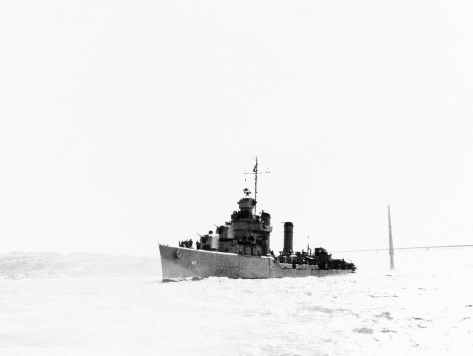 USS Knight (DMS-40) returns to San Fransisco, 1946 