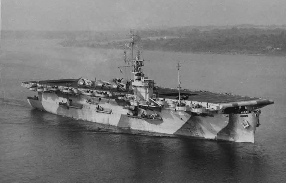 USS Mission Bay (CVE-59) underway, August 1944 