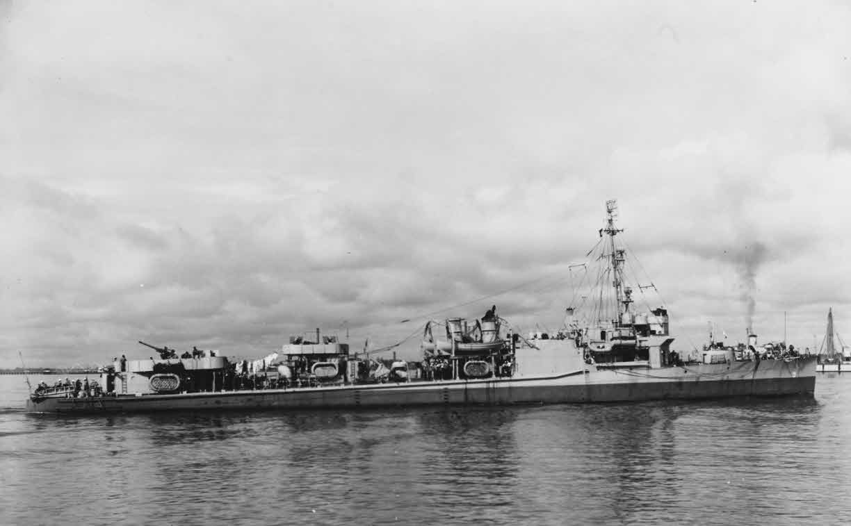 USS Osmond Ingram (AVD-9) at Norfolk, 1943 