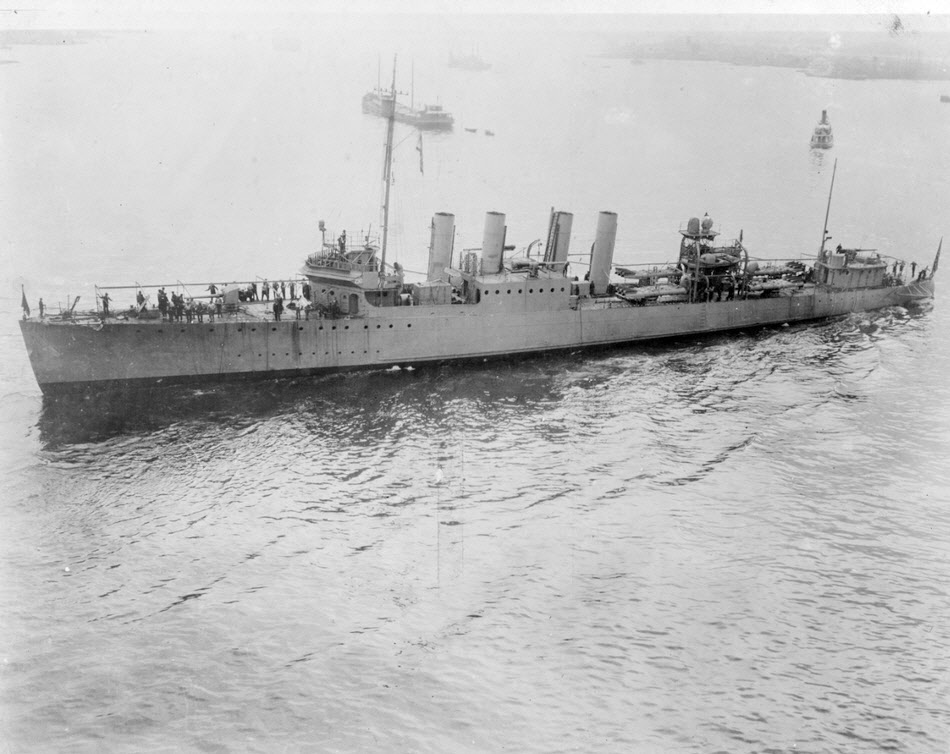 USS Paul Jones (DD-230) Fitting Out 