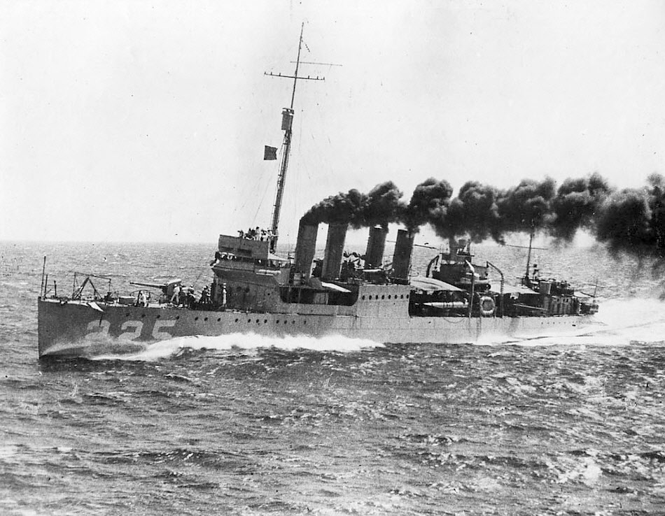 USS Pope (DD-225) off Luzon, 1924 