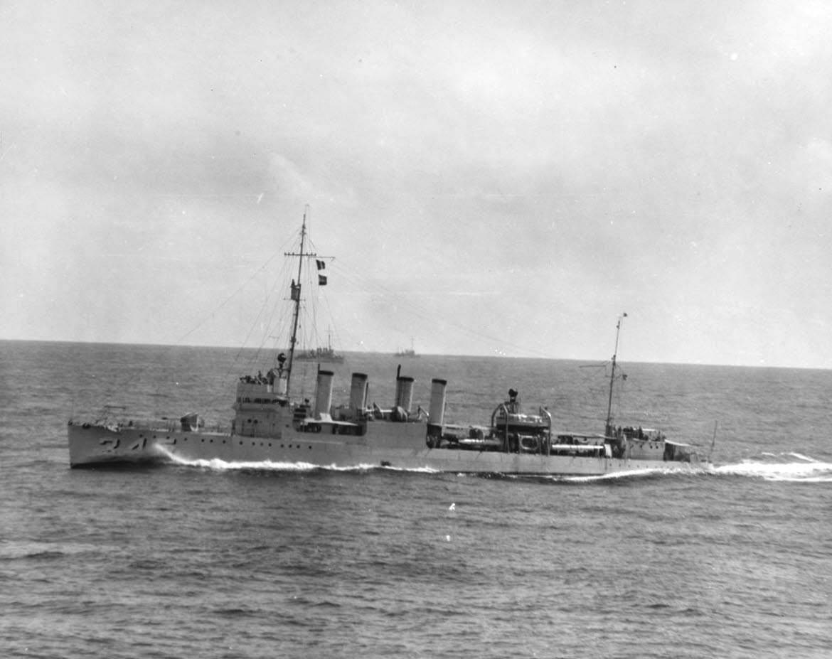 USS Preble (DD-345) moving at speed 