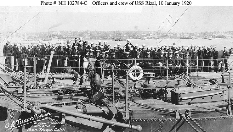 USS Rizal (DD-174) with crew on foredeck, 10 January 1920 