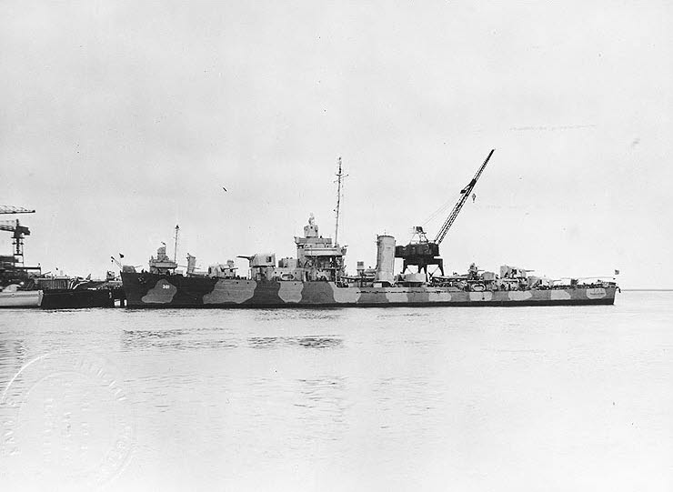 USS Somers (DD-381), Charleston Navy Yard, 1942
