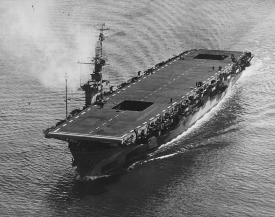 USS Wake Island (CVE-65) at Hampton Roads (2) 