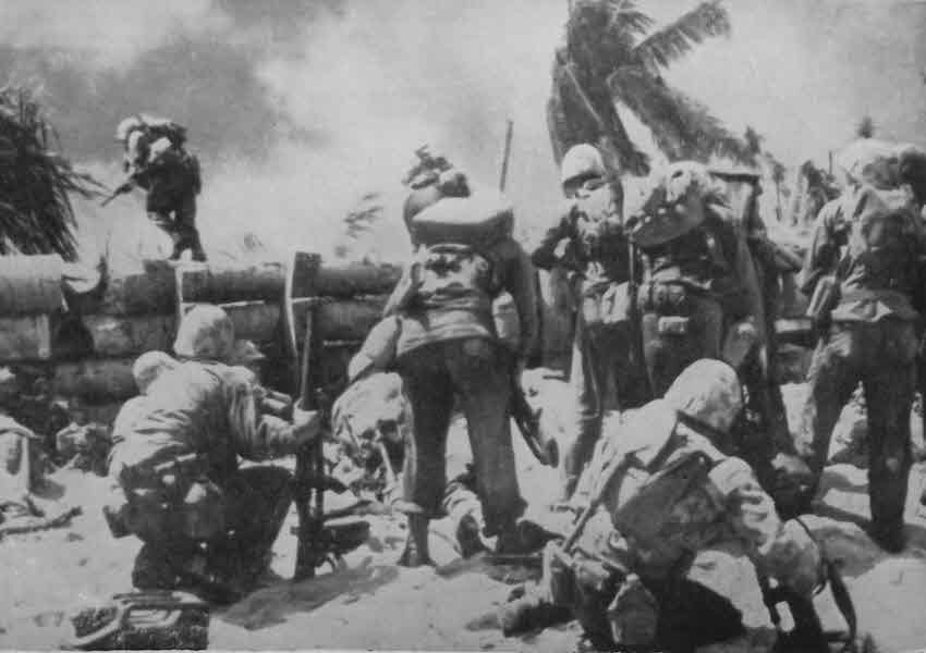 US Marines on landing beach at Tarawa 