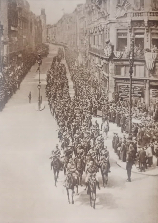 Australian Cavalry marching down Fleet Street, Anzac Day 1919 