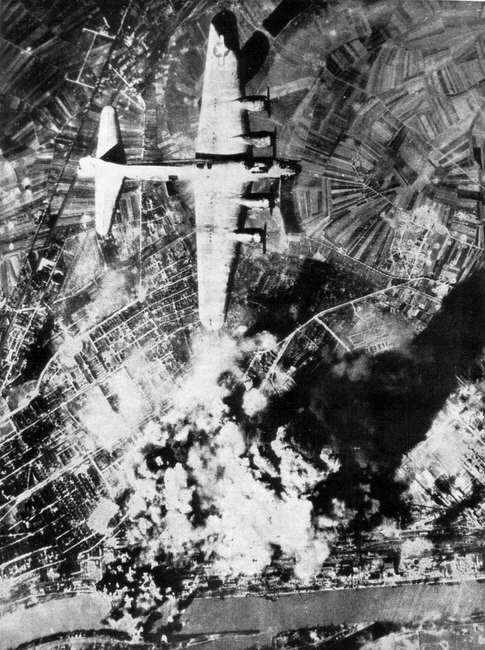 Boeing B-17G Flying Fortress over Ludwigshaven 