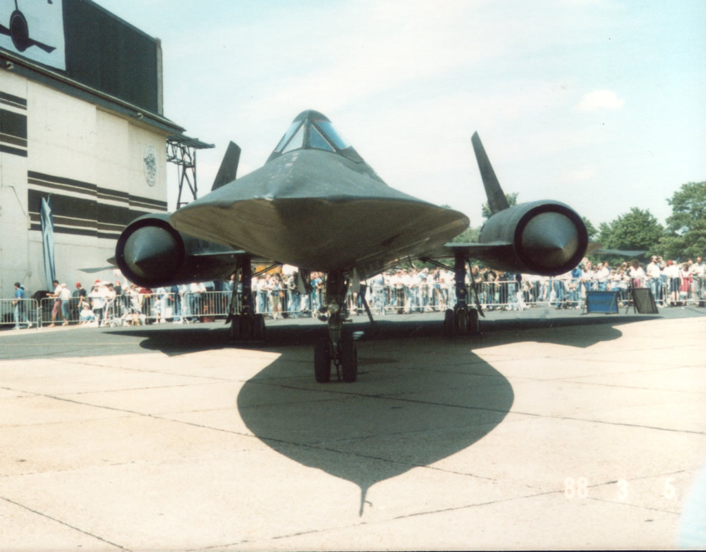 Lockheed SR-71 fron the front