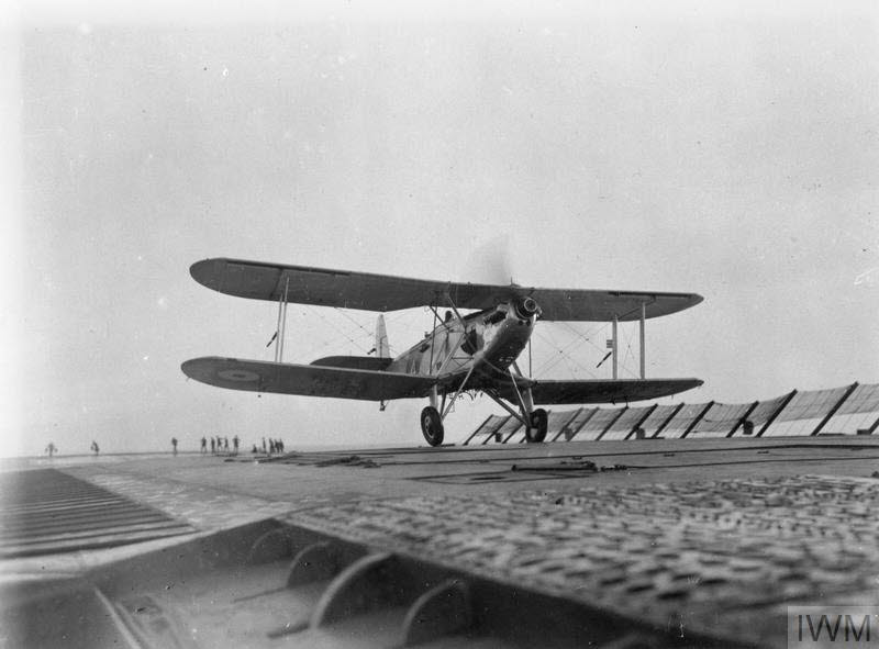 Blackburn Ripon IIA landing on HMS Furious 