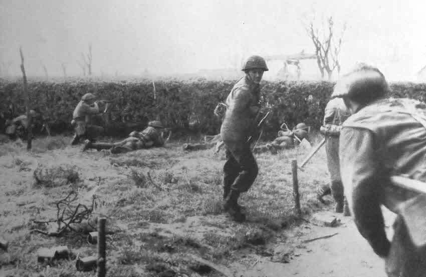 Canadian troops attack Oranje Canal, 1945 