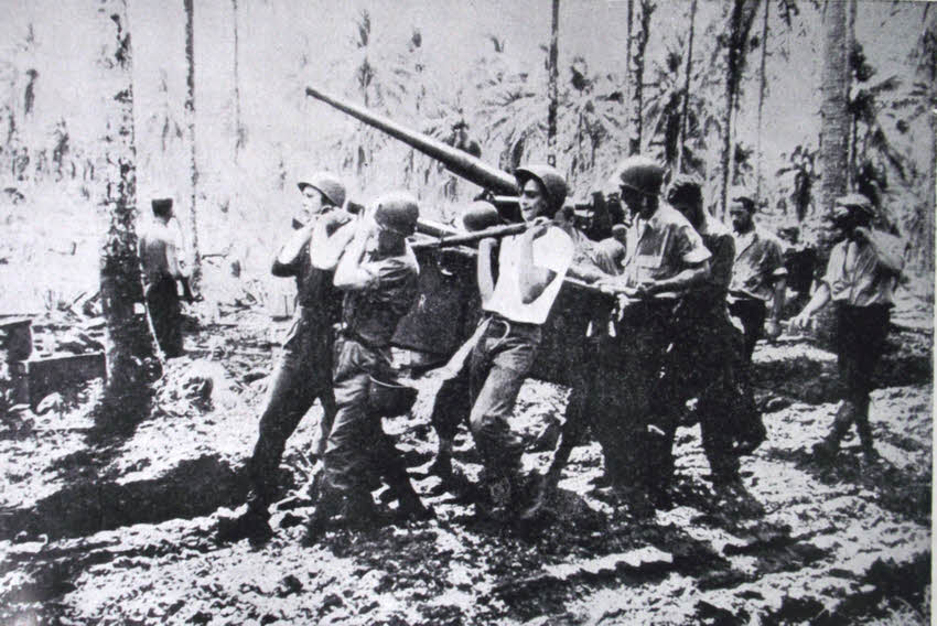 US Marines carrying generator, Rendova 