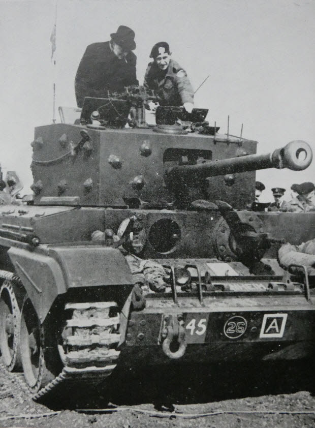 Churchill inspects a Cromwell V 