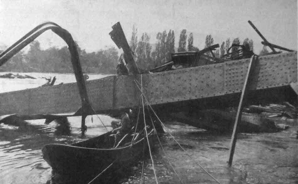 Boat clearing the Hindenburg Bridge, Rudesheim