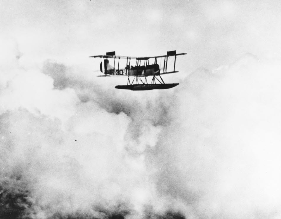 Curtiss R-6L in Flight 