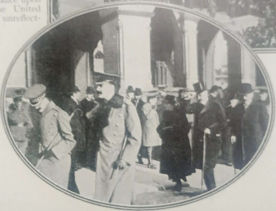 Duke and Duchess of Devonshire on way to Thanksgiving Service, Ottawa, 1918 
