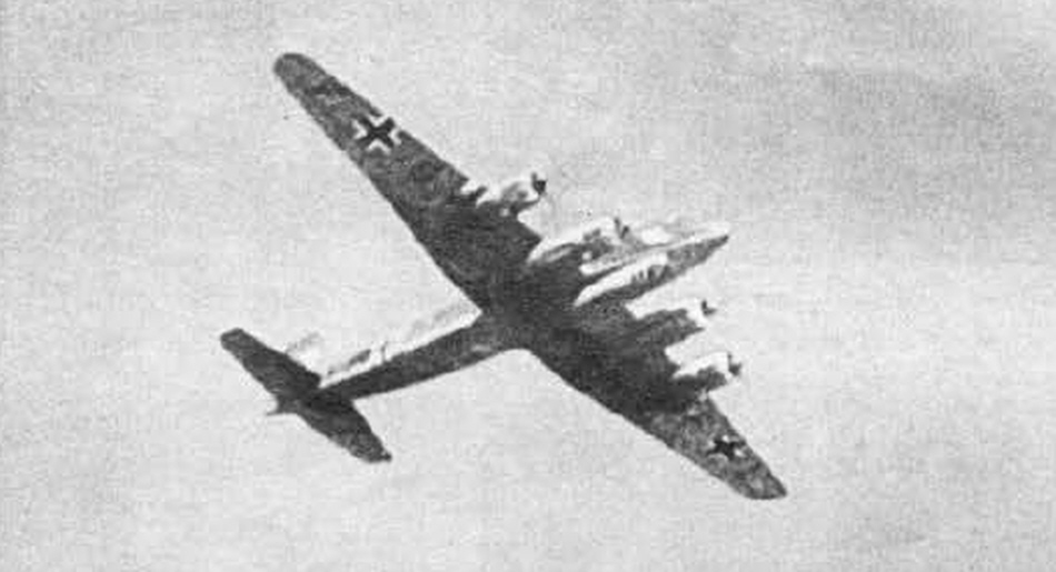 Focke Wulf Fw 200 Condor from below